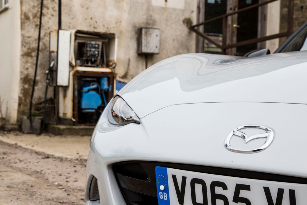 Mazda иска да спаси света с новия си бензинов двигател с по-малко свещи за запалване